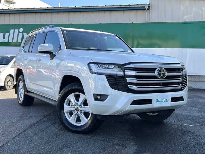 新着情報“ランドクルーザーAX”2024年式ホワイトパールクリスタルシャイン入荷しました！