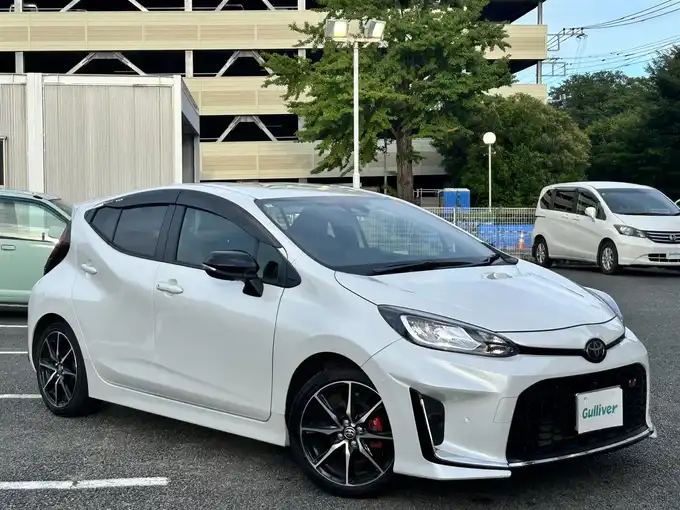 新着情報“アクアGRスポーツ”2024年式プラチナホワイトパールマイカ入荷しました！