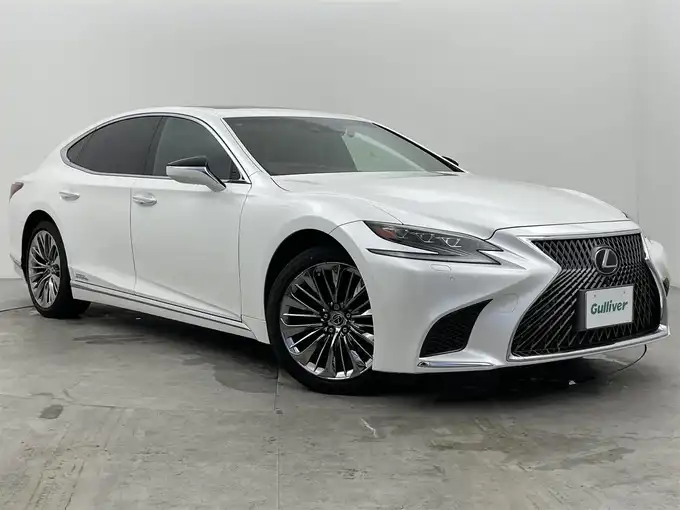 新着情報“ＬＳLS500h エグゼクティブ”2018年式ソニッククォーツ入荷しました！