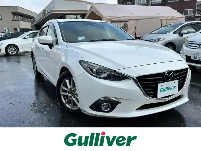 新着情報“アクセラ15Sツーリング”2016年式スノーフレイクホワイトパールマイカ入荷しました！