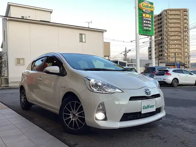 新着情報“アクアS”2012年式ライムホワイトパールクリスタルシャイン入荷しました！