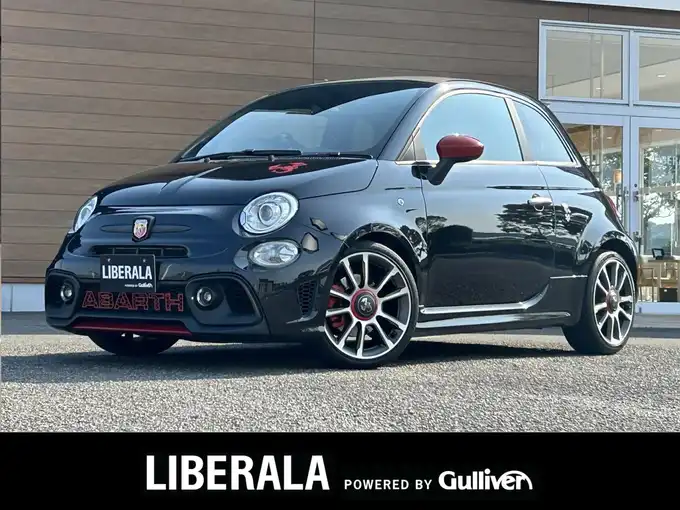 新着情報“アバルト５９５Ｃツーリズモ”2022年式クロスオーバーブラック入荷しました！