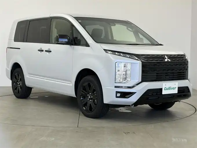 新着情報“デリカＤ：５ブラックエディション”2025年式ホワイトダイヤモンド入荷しました！