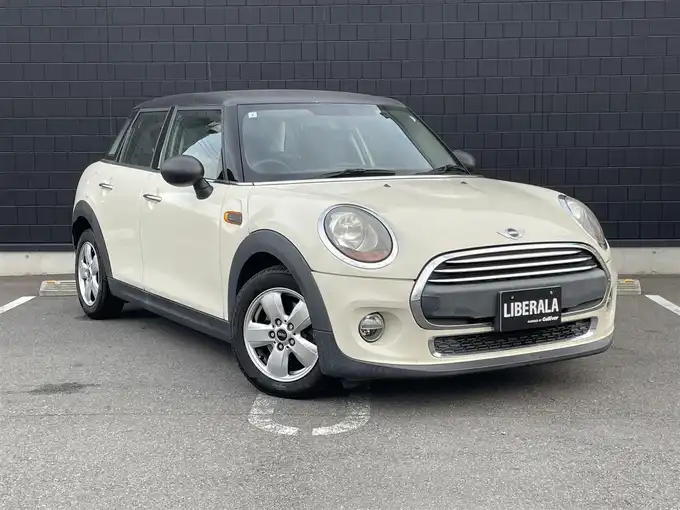 新着情報“ＭＩＮＩワン”2015年式白Ⅱ入荷しました！