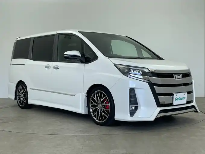 新着情報“ノアSi ダブルバイビー”2018年式ホワイトパールクリスタルシャイン入荷しました！