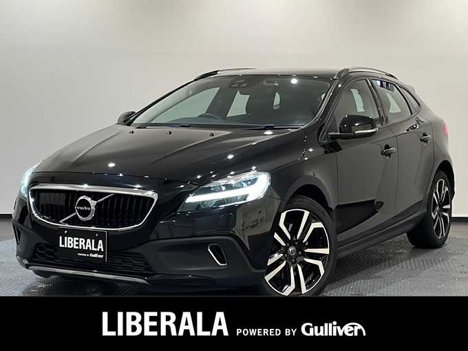 新着情報“Ｖ４０クロスカントリー T5 AWD モメンタム”2019年式オニキスブラックP入荷しました！