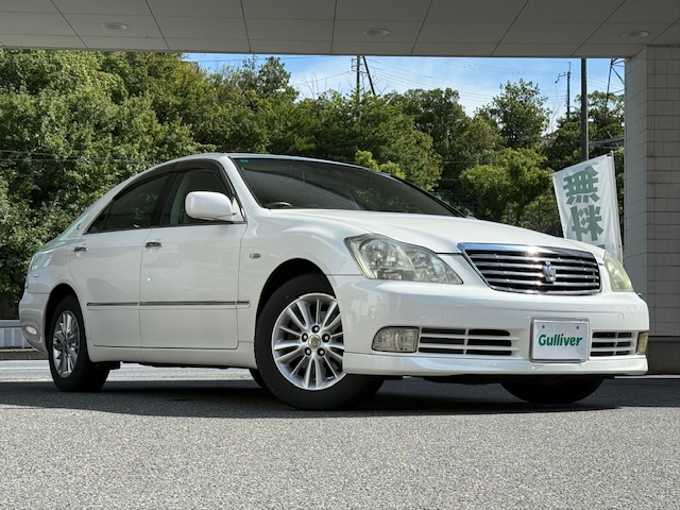 新着情報“クラウンロイヤルサルーンG”2005年式ホワイトパールクリスタルシャイン入荷しました！