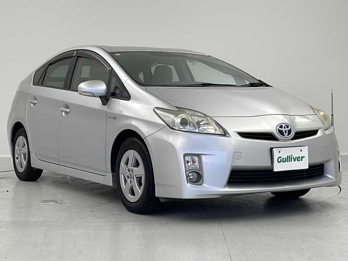 新着情報“プリウスS”2011年式シルバーM入荷しました！