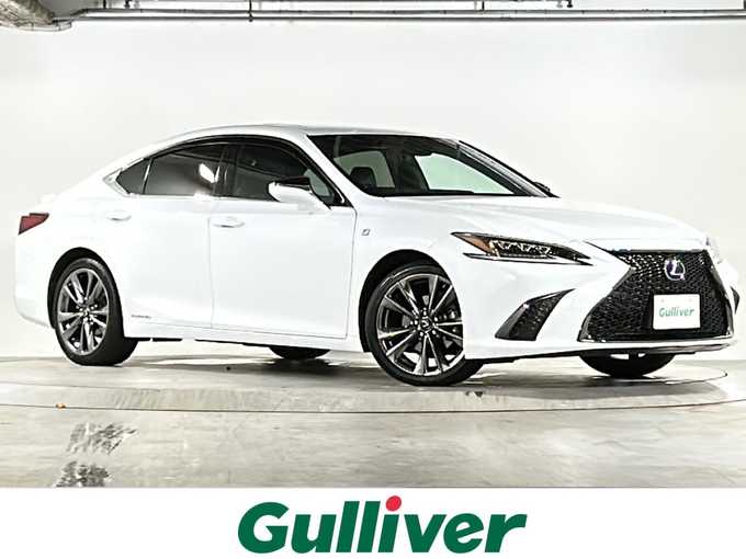 新着情報“ＥＳES300h Fスポーツ”2019年式ホワイトノーヴァガラスフレーク入荷しました！