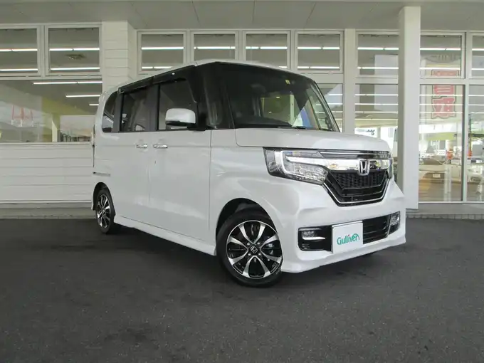 新着情報“Ｎ－ＢＯＸカスタムG・Lホンダセンシング”2019年式プラチナホワイトパール入荷しました！