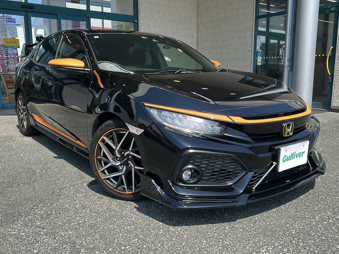 新着情報“シビックハッチバック”2018年式クリスタルブラックパール入荷しました！