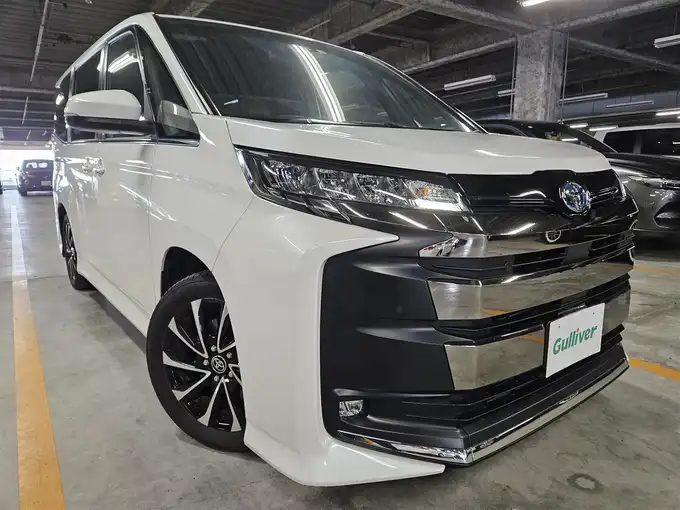 新着情報“ノアハイブリッドS－Z”2022年式ホワイトパールクリスタルシャイン入荷しました！