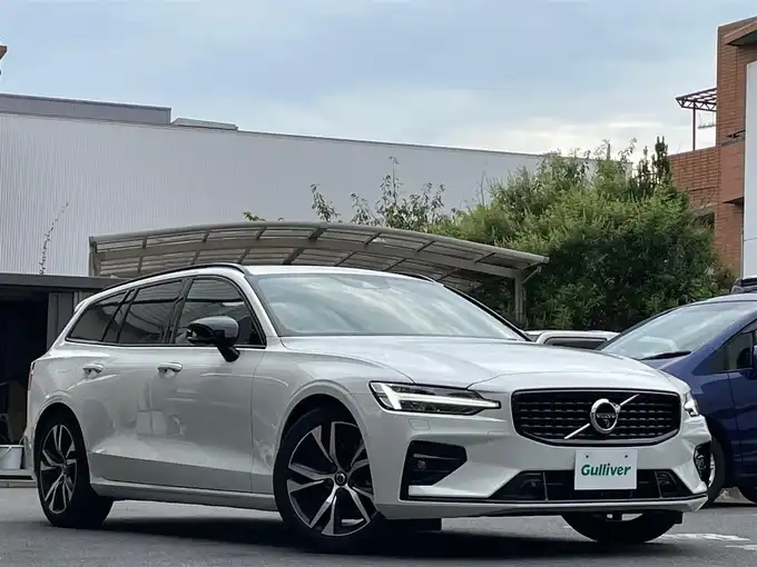 新着情報“Ｖ６０”2021年式アイスホワイト入荷しました！