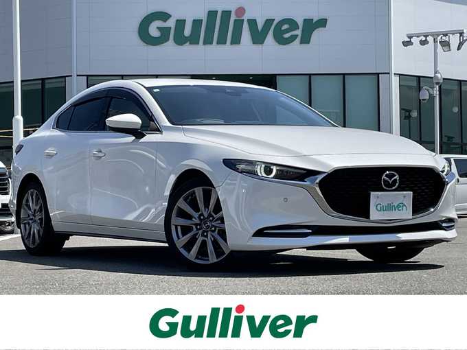 新着情報“ＭＡＺＤＡ３セダンXD Lパッケージ”2019年式スノーフレイクホワイトパールマイカ入荷しました！