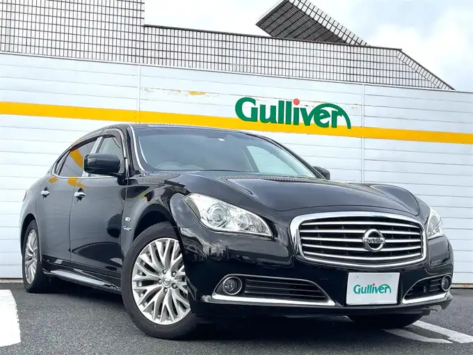 新着情報“シーマハイブリッド VIP G”2012年式スーパーブラック入荷しました！