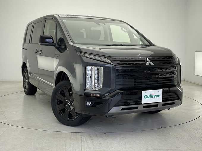 新着情報“デリカＤ：５シャモニー（電動サイドステップ非装着車）”2025年式グラファイトグレーメタリック/ブラックマイカ入荷しました！