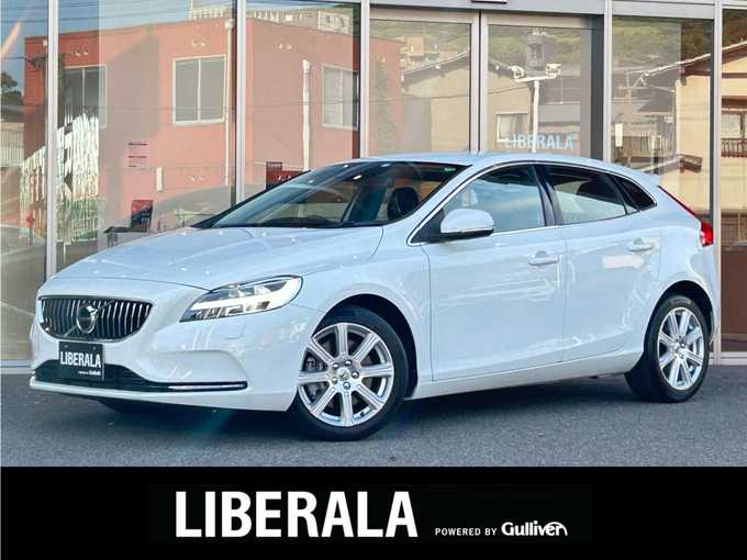 新着情報“Ｖ４０D4 インスクリプション”2018年式白入荷しました！