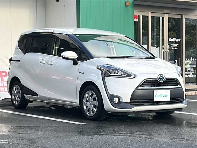 新着情報“シエンタハイブリッドX”2018年式パール入荷しました！