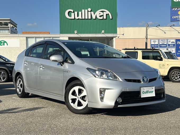 新着情報“プリウスS”2012年式シルバーM入荷しました！