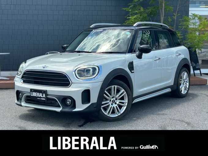 新着情報“ＭＩＮＩクーパーD クロスオーバー エッセンシャル・トリム”2022年式シルバーⅡ入荷しました！