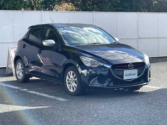 新着情報“デミオXD”2015年式ディープクリスタルブルーマイカ入荷しました！