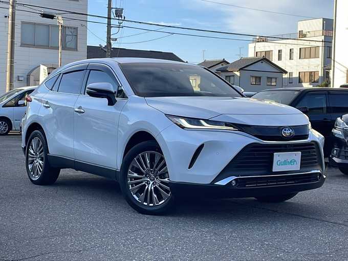 新着情報“ハリアーハイブリッドZ”2023年式プラチナホワイトパールマイカ入荷しました！