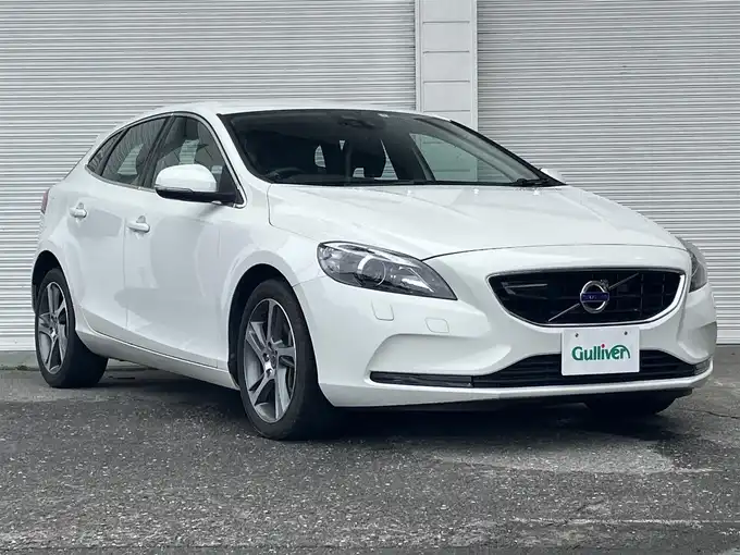 新着情報“Ｖ４０D4 SE”2015年式アイスホワイト入荷しました！