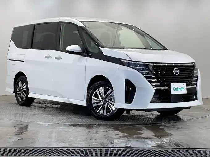 新着情報“セレナe－パワー ハイウェイスターV”2025年式プリズムホワイト入荷しました！