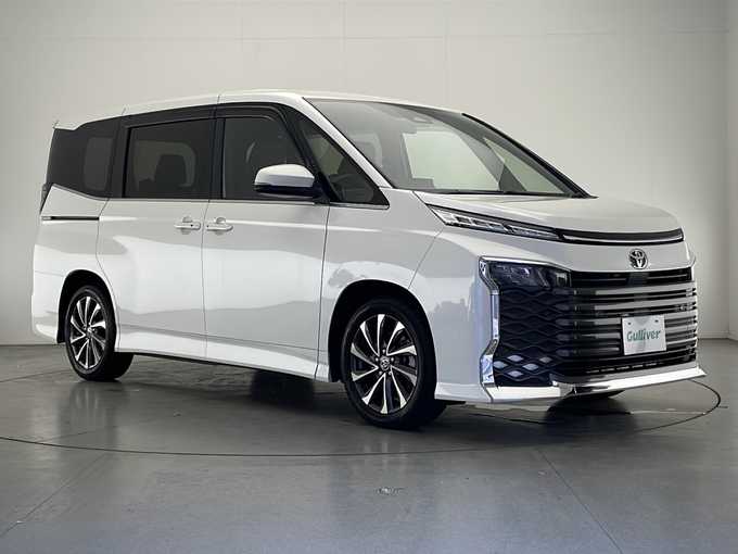 新着情報“ヴォクシーS－Z”2022年式ホワイトパールクリスタルシャイン入荷しました！