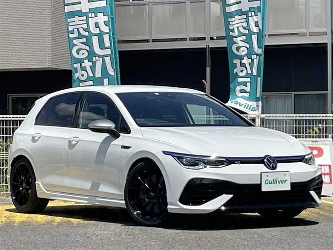 新着情報“ゴルフＲTSI 4モーション”2022年式ピュアホワイト入荷しました！