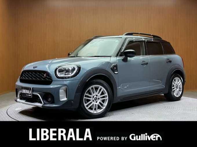 新着情報“ＭＩＮＩクーパーD クロスオーバー オール4 エッセンシャル・トリム”2021年式セージグリーンメタリック入荷しました！
