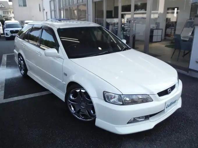 新着情報“アコードワゴンSiR スポーティア”2001年式プレミアムホワイト入荷しました！