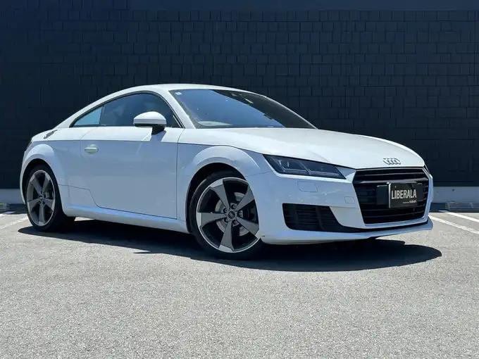 新着情報“ＴＴクーペ2．0TFSI”2015年式グレイシアホワイトメタリック入荷しました！