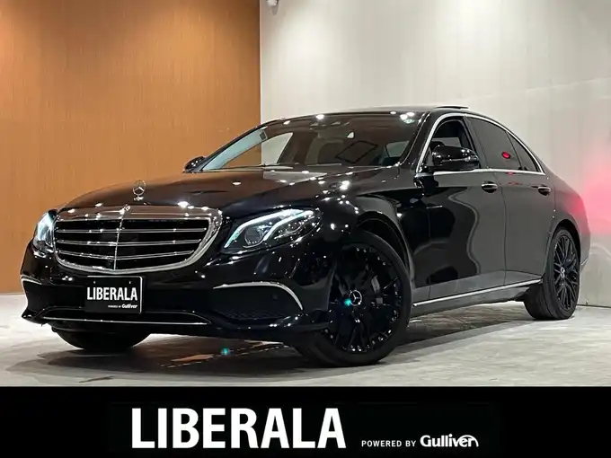 新着情報“ＥクラスE400 4マチック エクスクルーシブ”2017年式オブシディアンブラック入荷しました！