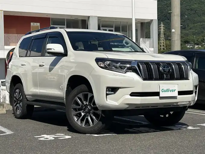 新着情報“ランドクルーザープラドTX Lパッケージ”2023年式ホワイトパールクリスタルシャイン入荷しました！