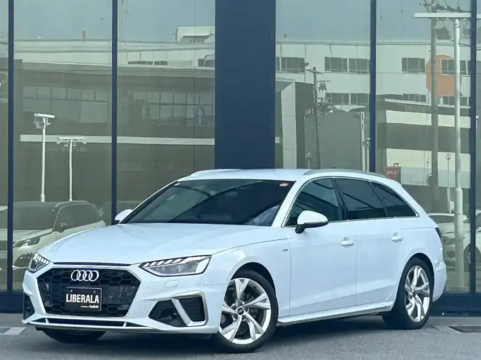 新着情報“Ａ４35TDI Sライン”2022年式グレイシアホワイトメタリック入荷しました！