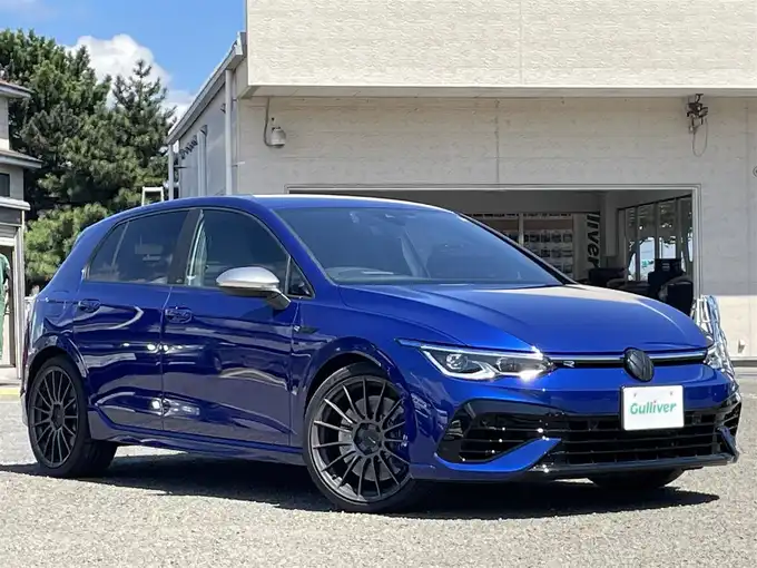 新着情報“ゴルフＲTSI 4モーション”2022年式ラピスブルー入荷しました！