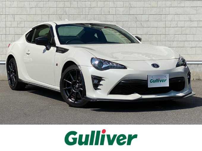 新着情報“８６GRスポーツ”2020年式クリスタルホワイトパール入荷しました！