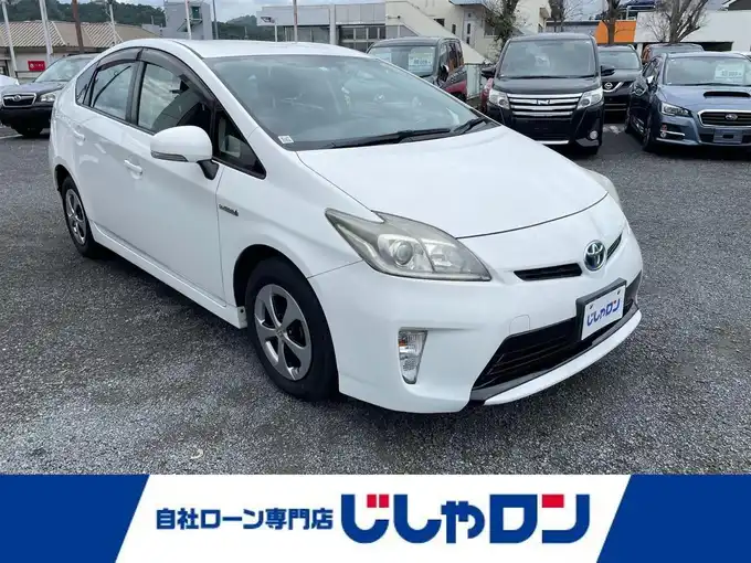 新着情報“プリウスS”2013年式スーパーホワイトⅡ入荷しました！