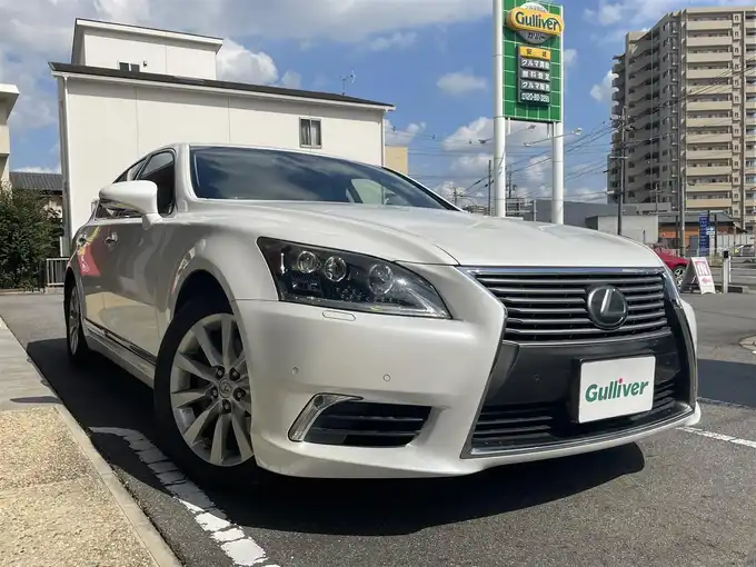 新着情報“ＬＳLS460 バージョンC Iパッケージ”2014年式ホワイトパールクリスタルシャイン入荷しました！