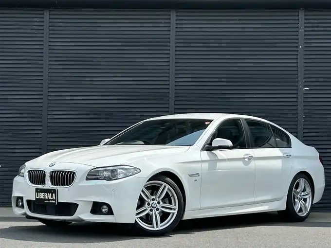 新着情報“５シリーズ523d Mスポーツ”2016年式アルピンホワイトⅢ入荷しました！