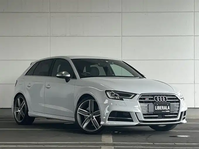 新着情報“Ｓ３スポーツバック”2020年式グレイシアホワイトメタリック入荷しました！