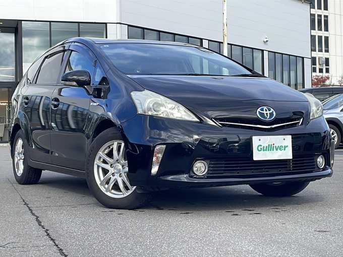 新着情報“プリウスαS”2013年式ブラック入荷しました！