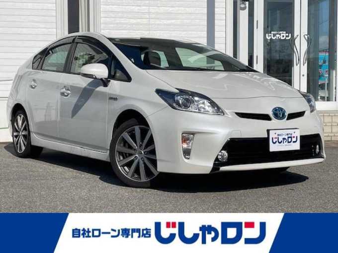 新着情報“プリウスS”2015年式ホワイトパールクリスタルシャイン入荷しました！