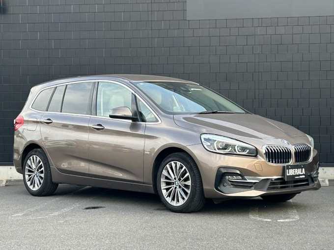 新着情報“２シリーズ218dグランツアラー”2018年式ベージュ入荷しました！