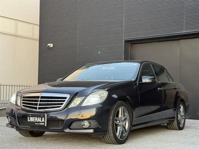 新着情報“ＥクラスE350 アバンギャルド”2010年式タンザナイトブルー入荷しました！
