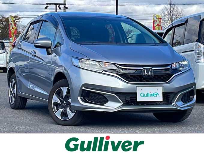 新着情報“フィットハイブリッドハイブリッド・F”2019年式ルナシルバーM入荷しました！