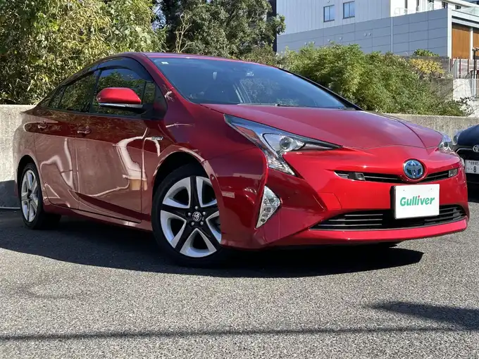 新着情報“プリウスAツーリングセレクション”2017年式エモーショナルレッド入荷しました！