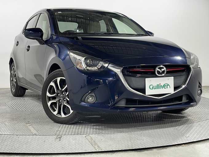 新着情報“デミオXDツーリング Lパッケージ”2015年式ディープクリスタルブルーマイカ入荷しました！