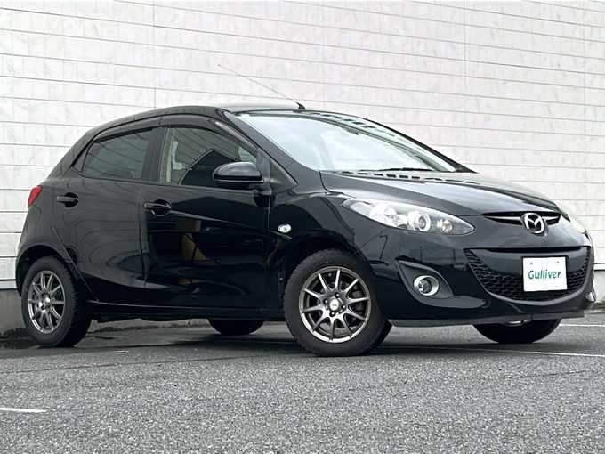 新着情報“デミオ13C－V”2012年式ブリリアントブラック入荷しました！